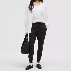 Lululemon Dance Studio Mid-Rise Jogger Full Length 29” black size 8